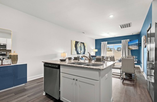 Little River House | 5 minutes to the beach! 3BR home, movie theatre, & golf located in North Myrtle!