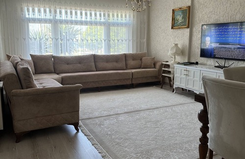 Yalova Apartment | 5 Minutes to the City Center Park! Family Apartment With Balcony and Large Rooms