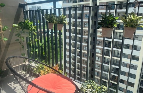 District 9 Apartment | 5 minutes to the theme grand park. Pool view, spacious living room