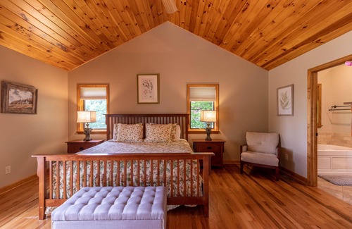 Blowing Rock Cabin | 5 O'Clock Somewhere - Between Boone & Blowing Rock, has hot tub, pool table and great views!