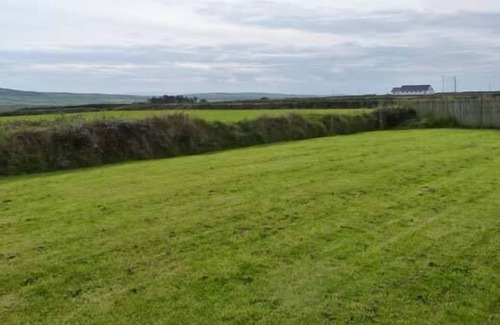 Cross Cottage | 5 RINEVILLA VIEW, pet friendly, with open fire in Cross, County Clare