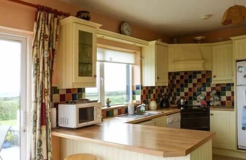 Cross Cottage | 5 RINEVILLA VIEW, pet friendly, with open fire in Cross, County Clare