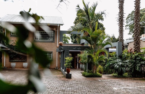 Harare Apartment | 5 * Sandalwood Lodge is situated in the peaceful up-market suburb of Mount Pleasant - 2018