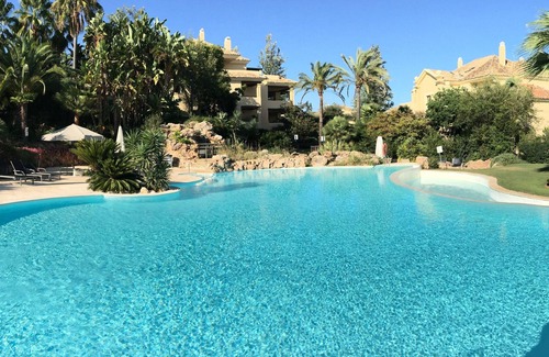 Sotogrande Apartment | 5 star, 3 bedroom 221 m2+70m2 apartment in Valgrande.150 meters from Valderrama