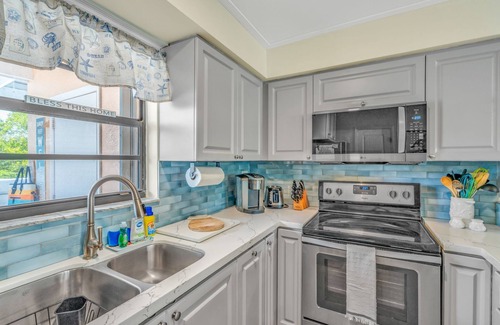 Key Largo Condo | 5 Star Coastal Luxury: Key Largo 2BR Condo w/Lagoon, Golf Cart, Pools& Amenities