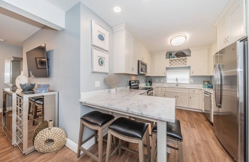 Downtown Dunedin Condo | 5 star condo ON MAIN STREET!