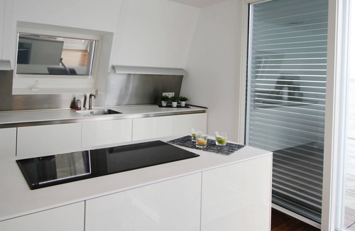 Geierswalde House | 5-star floating vacation home on Lake Geierswald