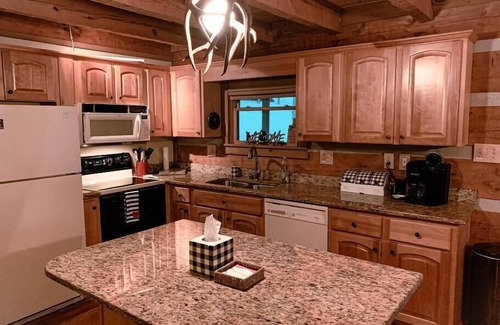 Seven Devils House | 5 Star High Country Hideaway Cabin hot tub Pet Friendly Pond Sleeps 8 Pond View