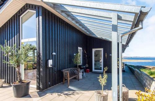 Hjarbæk House | 5 star holiday home in Løgstrup