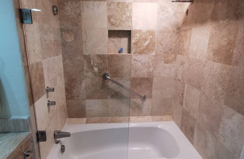 Punta Cancun Hotel | 5 star hotel! By the week only! Friday to Friday. one mo to 12 mo adv. booking.