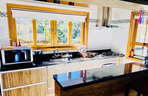 Campos do Jordao House | 5-star house in mountain condominium🍁c/heated pool, sauna and gym.