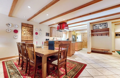 Mammoth Lakes Condo | 5-Star Luxury Home. Across from The Village. Gas Grill, Game Room, Wash/Dryer