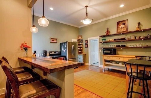 East End House | 5-Star Property at 5 Points in East Nashville