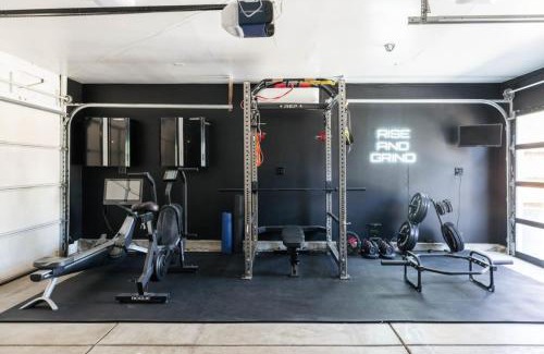 Thornton House | 5 Star Retreat With A Gym And APrivate Office