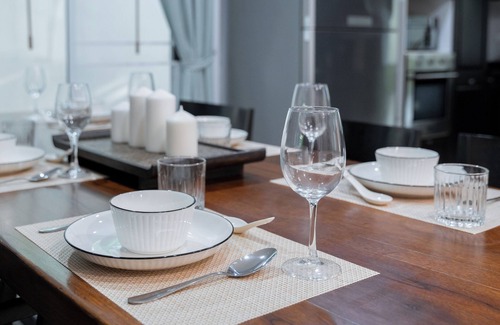 Phra Khanong Nuea House | 5 star Spacious & Bright 4BR House w/movie theater