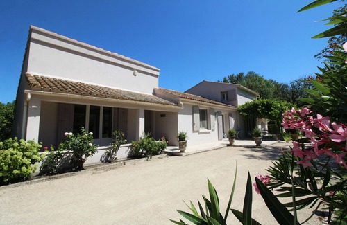 Molleges Villa | 5-star villa, air-conditioned, quiet, view of the Alpilles, heated pool