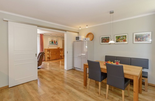 Alt Gaarz Apartment | 5-sterne- Luxuswohnung mit Infrarotkabine und Privatem Strandkorb