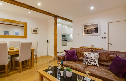 Dartmouth Apartment | 5 The Pottery - Two Bedroom Apartment, Sleeps 5