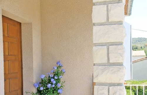 Saint-Cyr-sur-Mer Apartment | 5' walk from Les Lecques beach, independent apartment