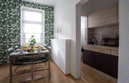 Zentrum-Sued Apartment | 5-zi-boho: 2 Schlafzimmer, 7 Gäste, Arbeitsbereich