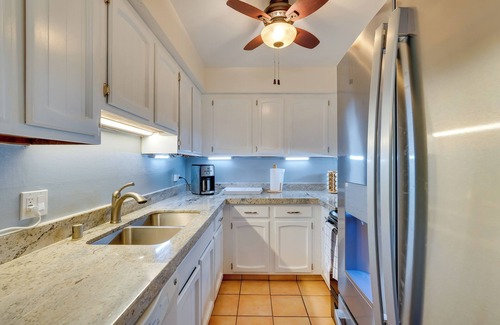 Kailua-Kona Condo | 50 Feet to Ocean: Kona Deluxe Ground-Floor Unit!