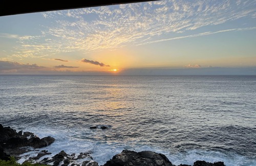 Kehena Beach Estates House | 50' from the ocean, full ocean views from bedrooms & lanai