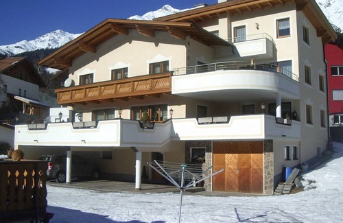 Pettneu am Arlberg Apartment | 50 m² Apartment ∙ 2 bedrooms ∙ 4 guests