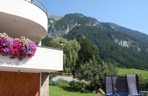 Pettneu am Arlberg Apartment | 50 m² Apartment ∙ 2 bedrooms ∙ 4 guests