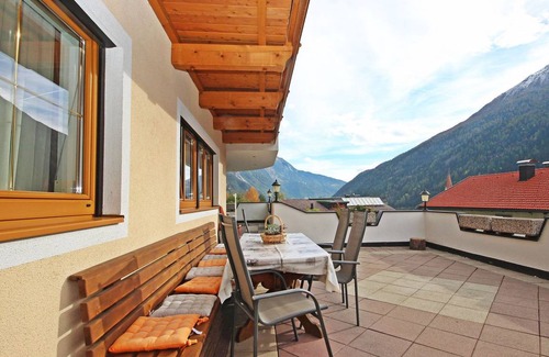 Pettneu am Arlberg Apartment | 50 m² Apartment ∙ 2 bedrooms ∙ 4 guests