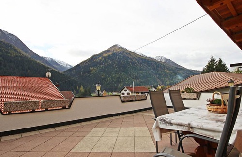 Pettneu am Arlberg Apartment | 50 m² Apartment ∙ 2 bedrooms ∙ 4 guests