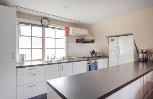 Flemington Apartment | 50 m² Apartment ∙ 1 bedroom ∙ 2 guests