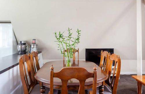 Flemington Apartment | 50 m² Apartment ∙ 1 bedroom ∙ 2 guests