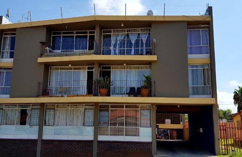 Krugersdorp Apartment | 50 m² Apartment ∙ 1 bedroom ∙ 3 guests