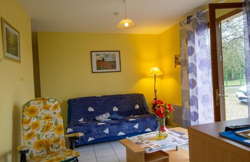 Saint-Meard-de-Drone House | 50 m² Gîte ∙ 2 bedrooms ∙ 3 guests
