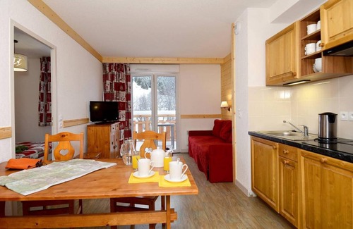 Saint-Sorlin-d'Arves Apartment | 50 m² Apartment ∙ 2 bedrooms ∙ 6 guests