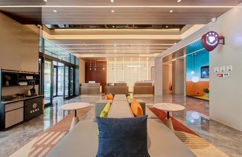 Yanhu District Hotel | 50 m² Hotel ∙ 3 guests