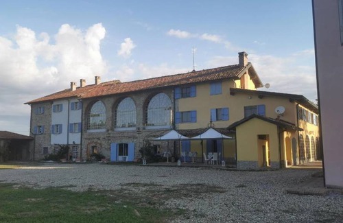 Serravalle Scrivia Resort | 50 m² Private room ∙ 4 guests