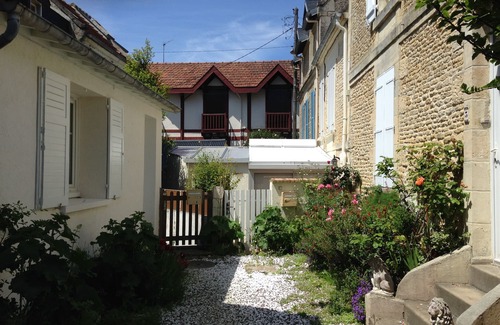 Saint-Regnobert-de-la-Cote-de-Nacre House | 50 metres from the sea, bright and functional cottage, sleeps 4