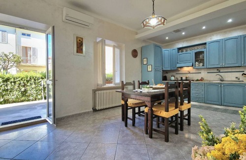 Porto Sant'Elpidio Apartment | [50 mt FROM THE SEA] Wi-fi Court and Air Conditioner