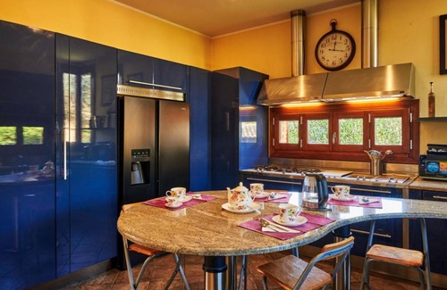 Corsico House | 500 m² House ∙ 4 bedrooms ∙ 8 guests