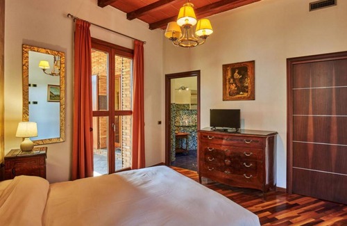 Corsico House | 500 m² House ∙ 4 bedrooms ∙ 8 guests
