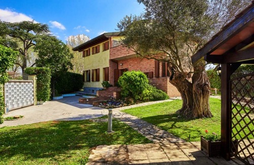 Corsico House | 500 m² House ∙ 4 bedrooms ∙ 8 guests