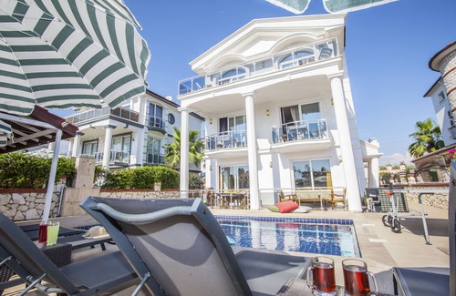 Fethiye City Center Villa | 500m to beach, pool table, table tennis very private villa.