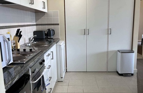 Perth Central Business District Apartment | 501 Sky High CBD Style with Parking+Pool
