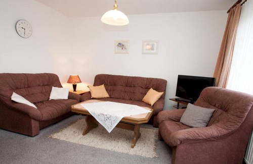 Horum Apartment | 50152... - Freie Sicht und Idyllisch: Die Erdgeschosswohnung Punktet vor Allem Durch Ihre Ruhige