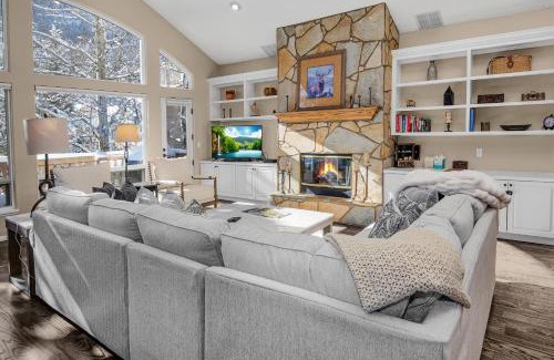 Vail House | 5025 Main Gore Place Condo
