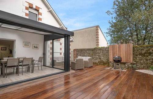 Saint-Michel-Chef-Chef Ski Chalet | 50m from the beach, pretty house for 8