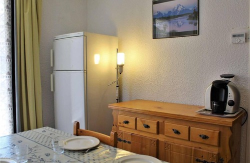 Risoul Apartment | 50m from shops, 2nd floor, balcony, tv, ski locker, 34m², Risoul