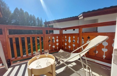 Mont-de-Lans Apartment | 50m from ski slopes, 3rd floor, balcony, tv, ski locker, 29m², Les 2 Alpes