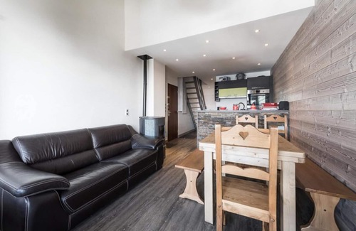 Le Lavachet Apartment | 50m from ski slopes, 4th floor, balcony, tv, ski locker, 75m², Tignes